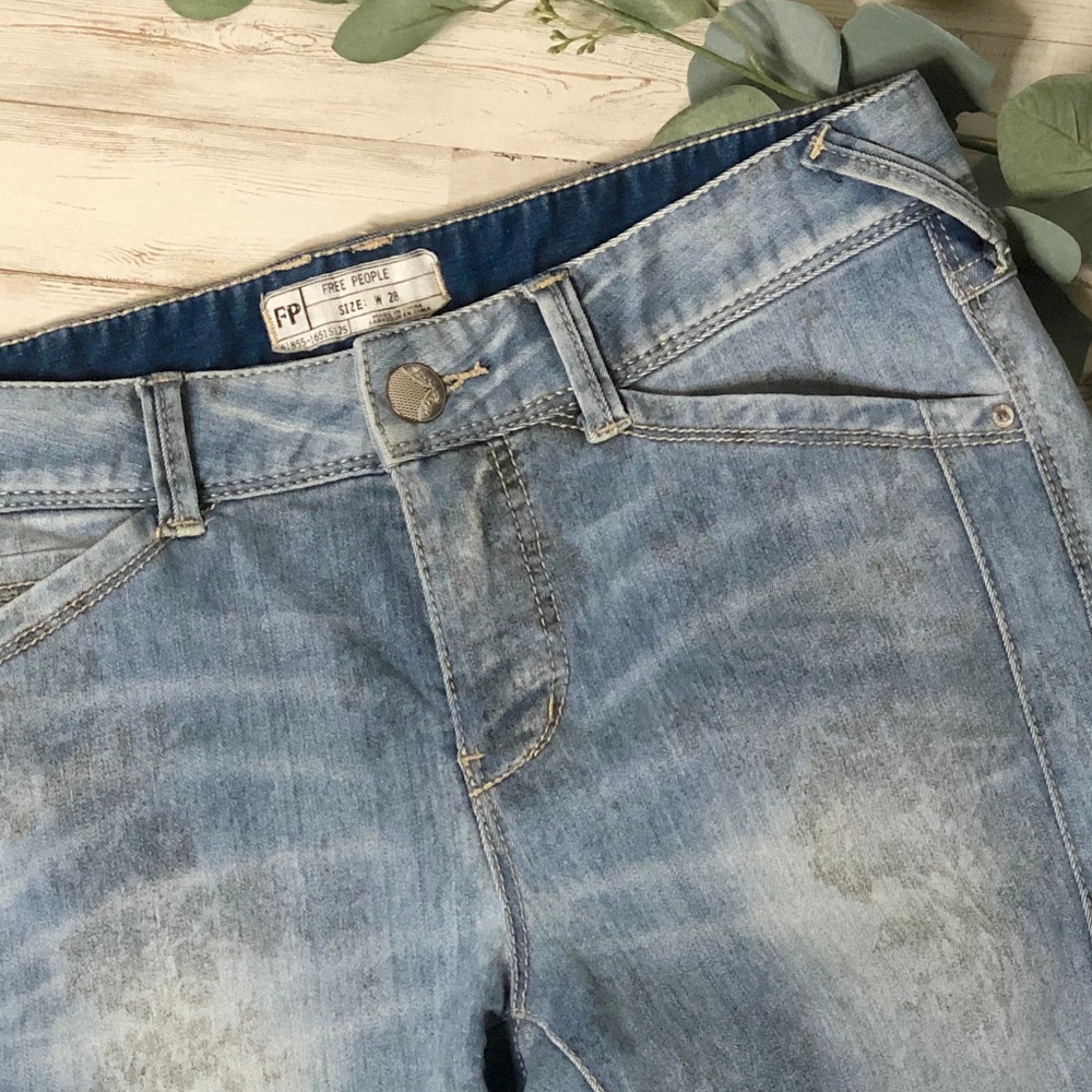 Free People Moto Zipper Ankle Light Wash Jeans 28